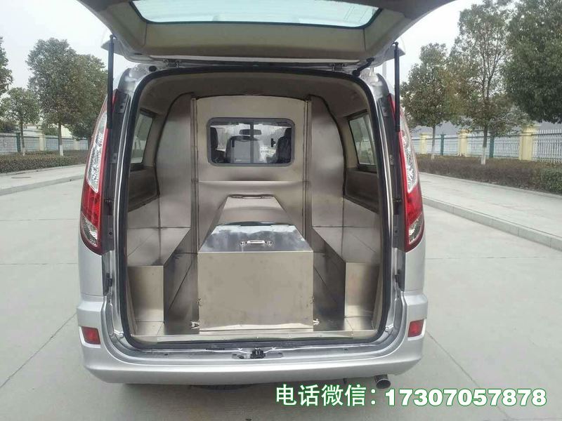 新乡事故遗体运输车