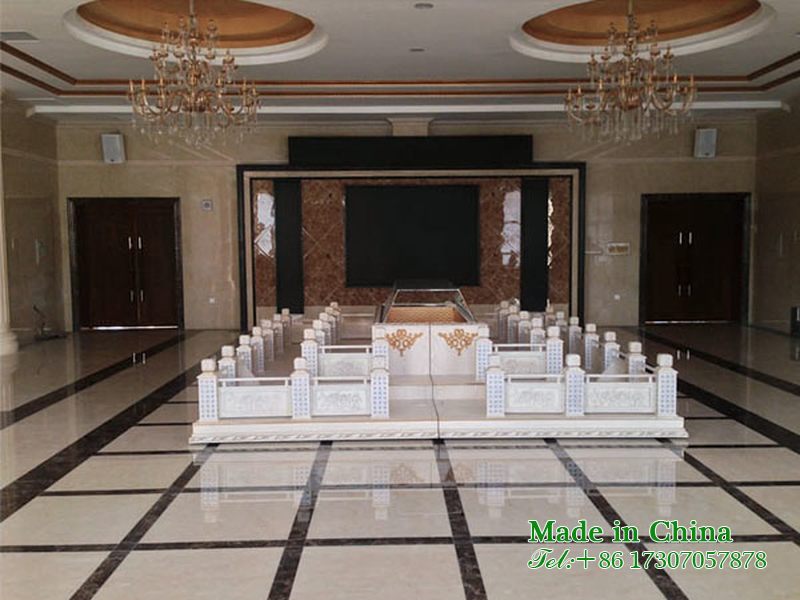 Ordinary elm viewing platform