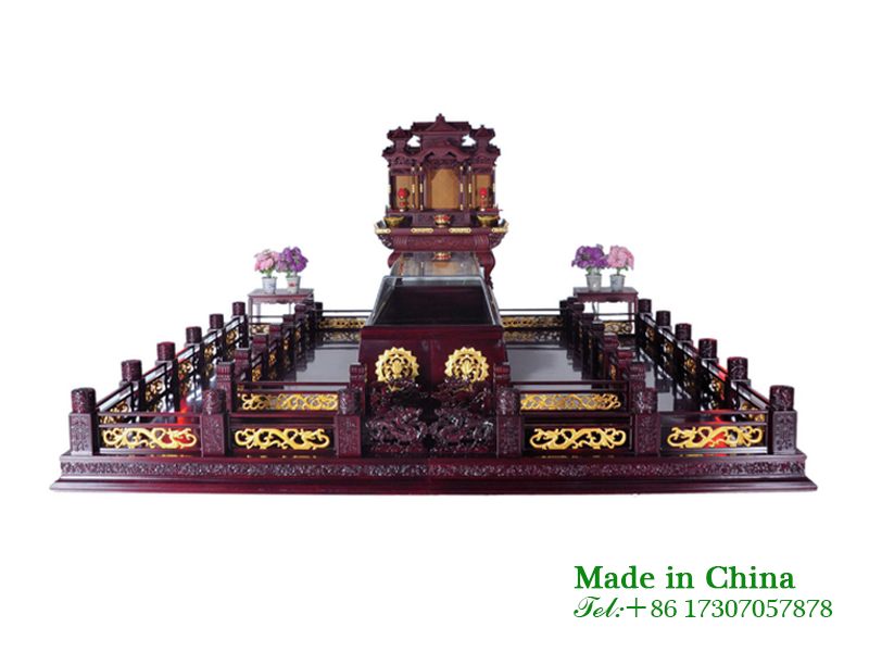 Solid wood pays homage to the farewell platform